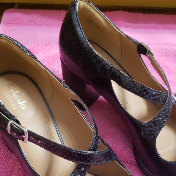 Shoes - Picture 2 of 5